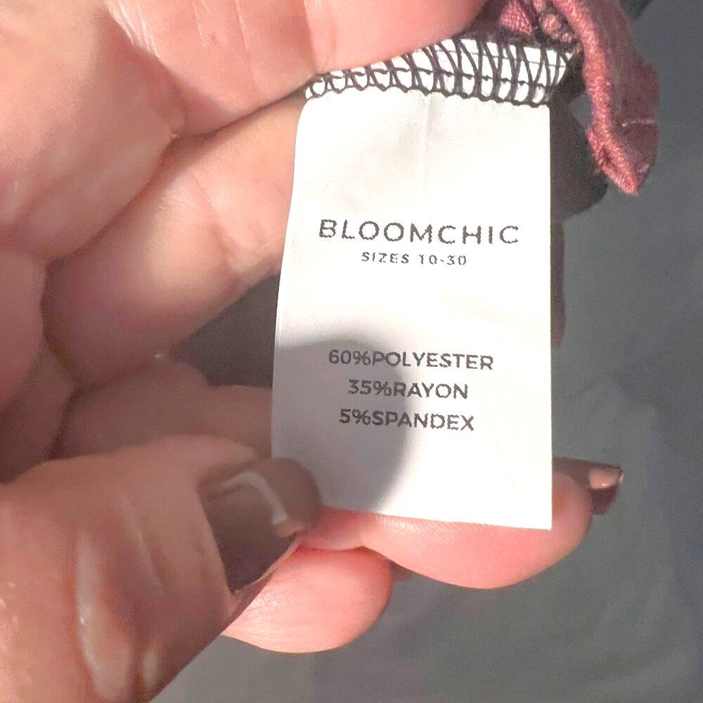 Bloomchic Womans Color Blocked T shirt - NWT - Size 18/20 - Picture 8 of 8